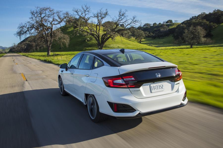  Honda Clarity Fuel Cell 2016 года  (US) (фото 31 из 40)